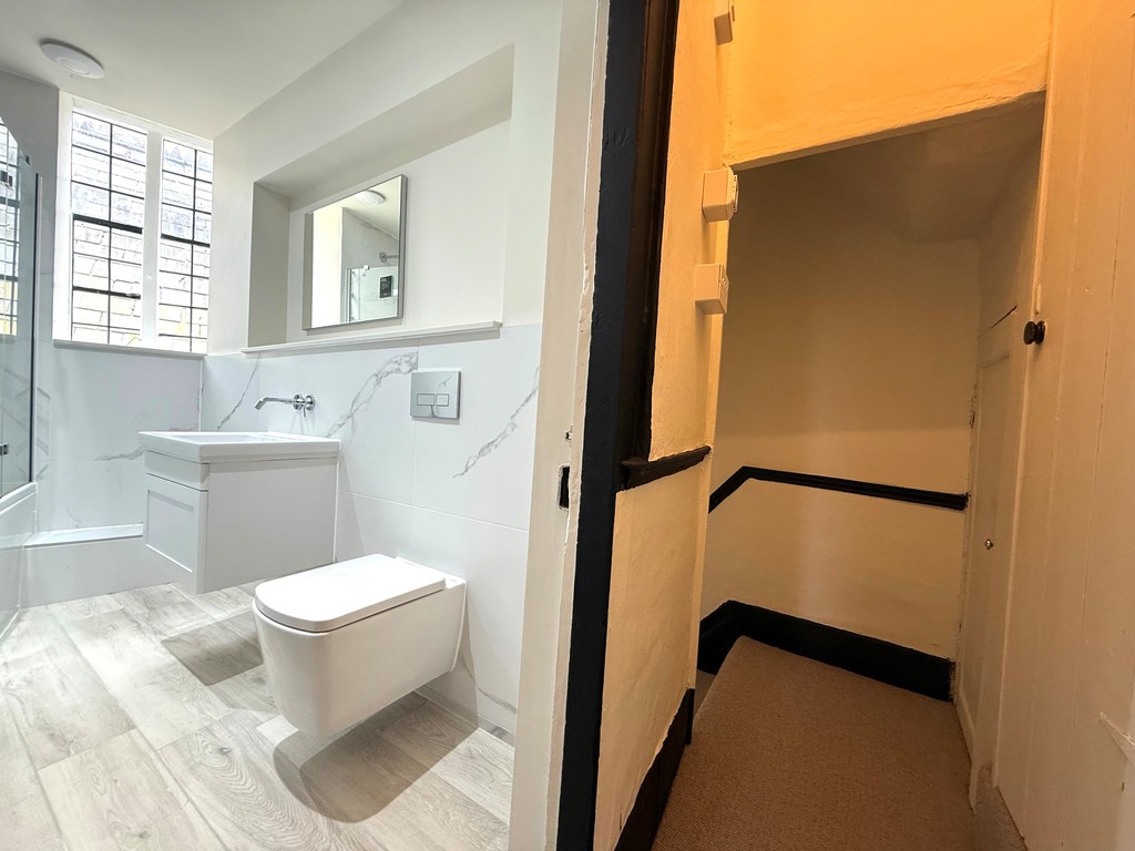 2 bed terraced house to rent in Catherine Street, Exeter, EX1 21