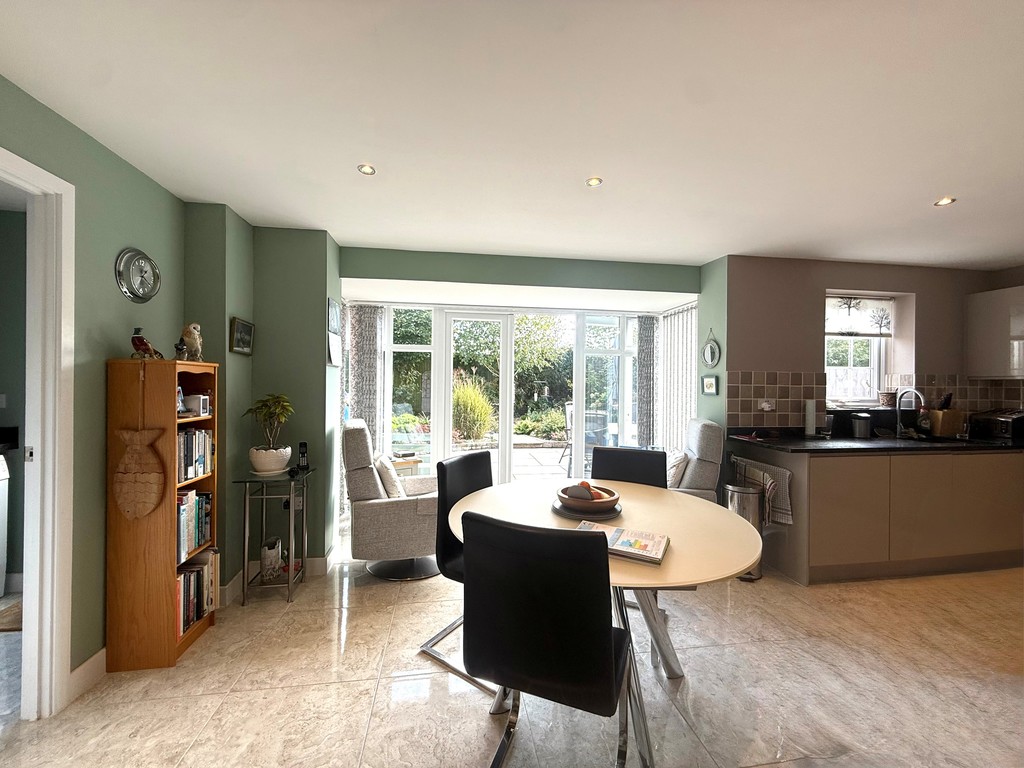 4 bed detached house for sale in Veysey Close, Exeter, EX2  - Property Image 17