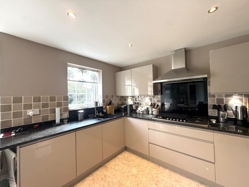 4 bed detached house for sale in Veysey Close, Exeter, EX2  - Property Image 16