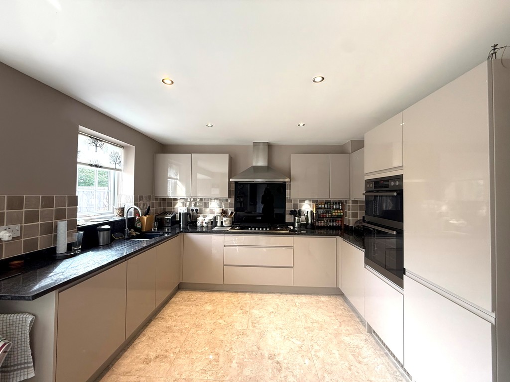 4 bed detached house for sale in Veysey Close, Exeter, EX2  - Property Image 15