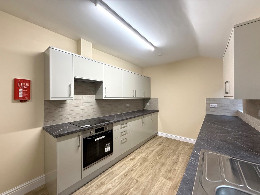 2 bed ground floor flat to rent in New North Road, Exeter  - Property Image 17