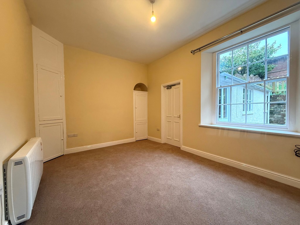 2 bed ground floor flat to rent in New North Road, Exeter 11