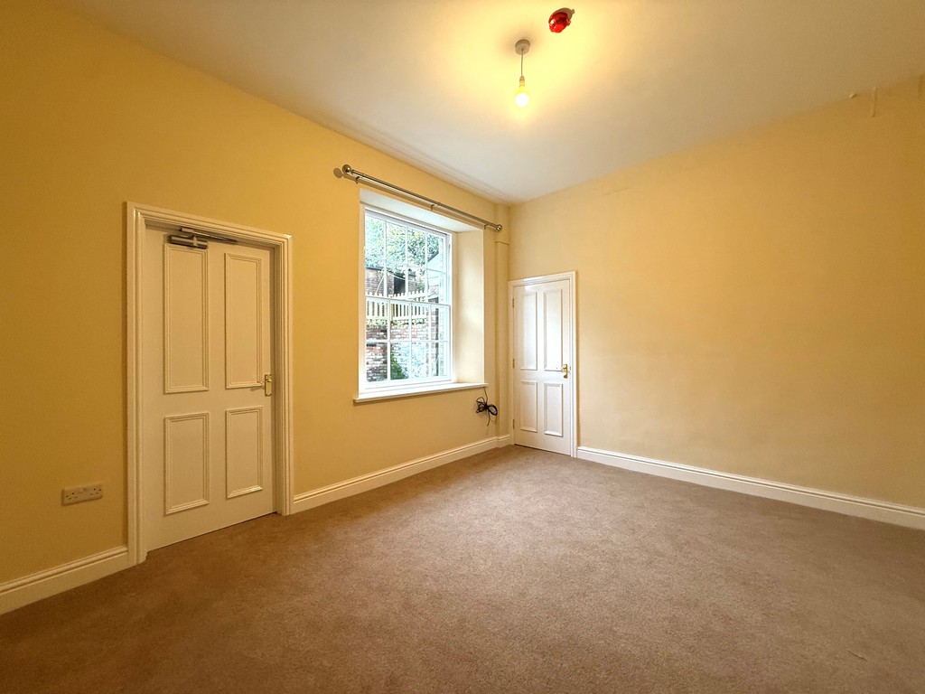 2 bed ground floor flat to rent in New North Road, Exeter  - Property Image 14