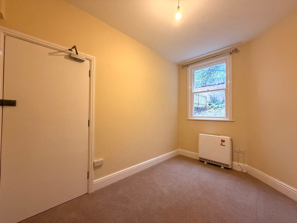 2 bed ground floor flat to rent in New North Road, Exeter 21