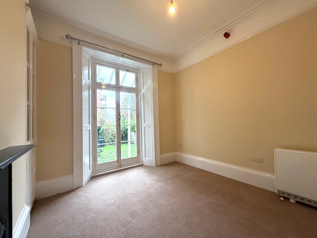 2 bed ground floor flat to rent in New North Road, Exeter 2