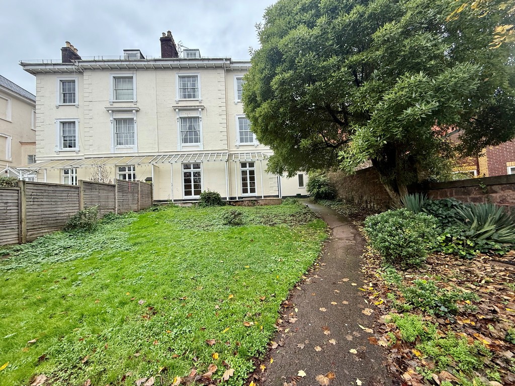 2 bed ground floor flat to rent in New North Road, Exeter