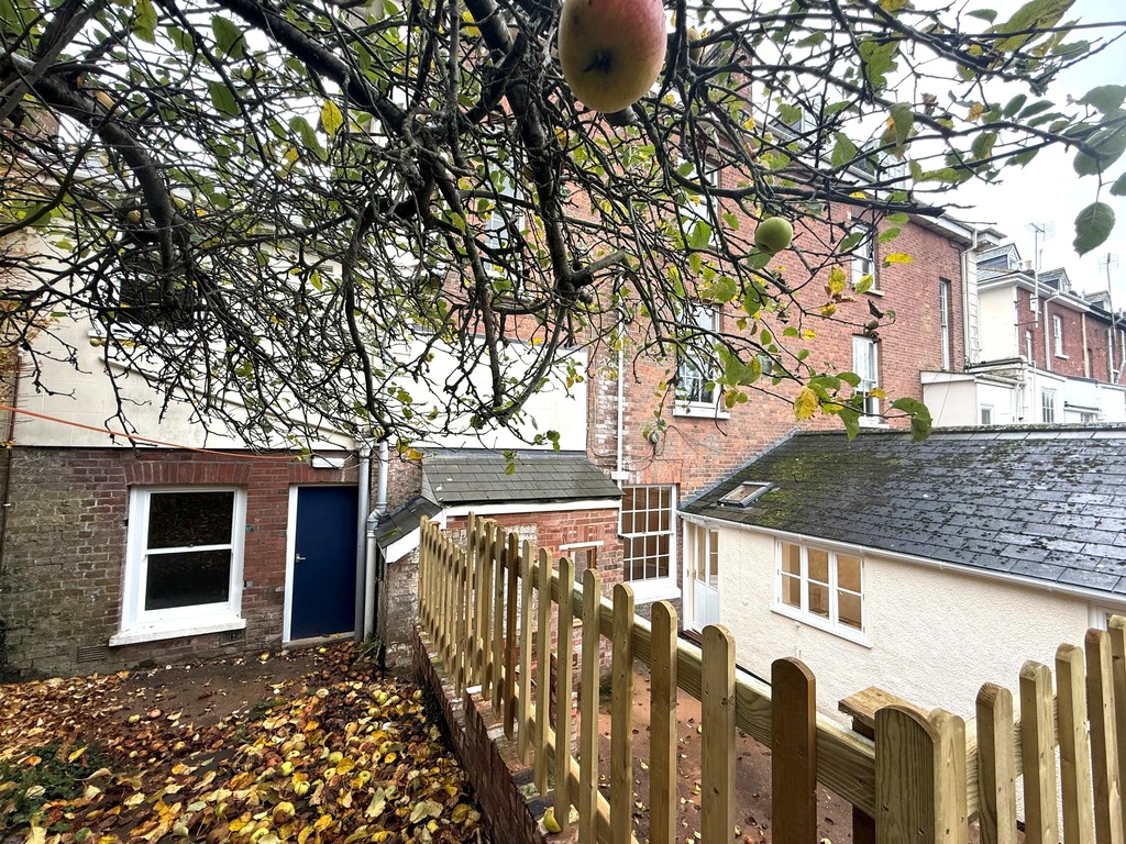 2 bed ground floor flat to rent in New North Road, Exeter  - Property Image 25