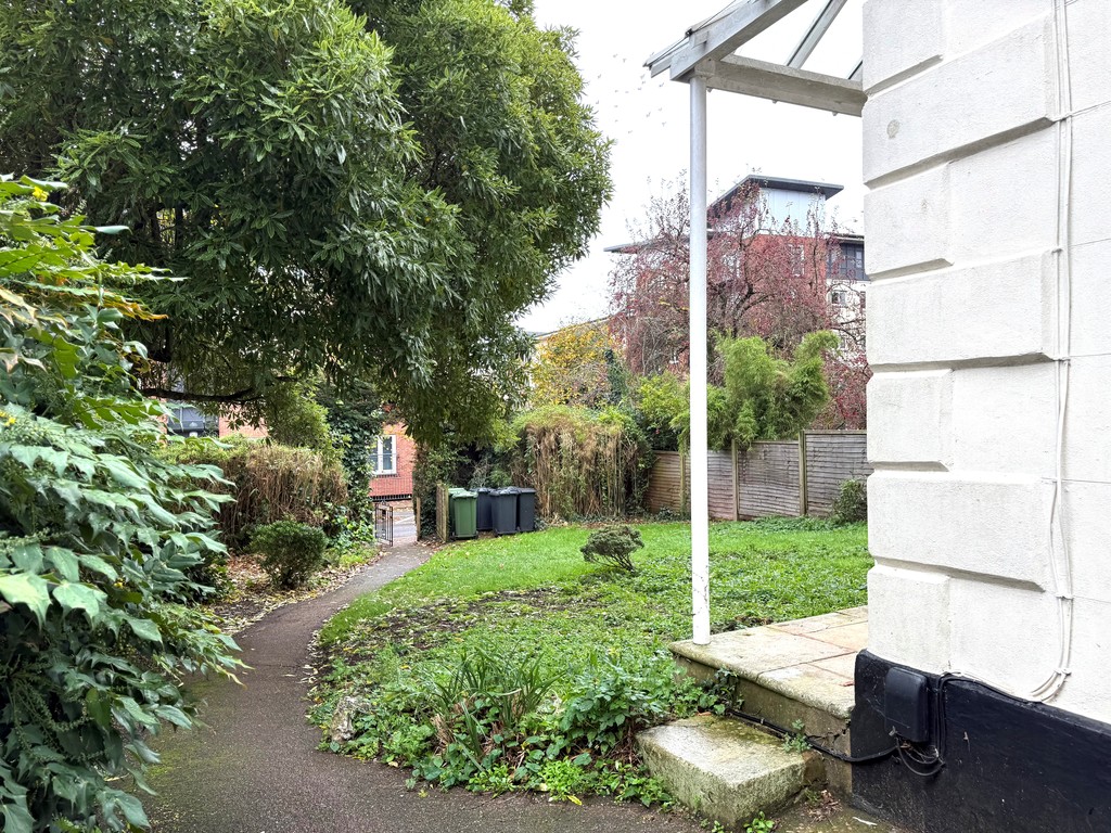 2 bed ground floor flat to rent in New North Road, Exeter 28