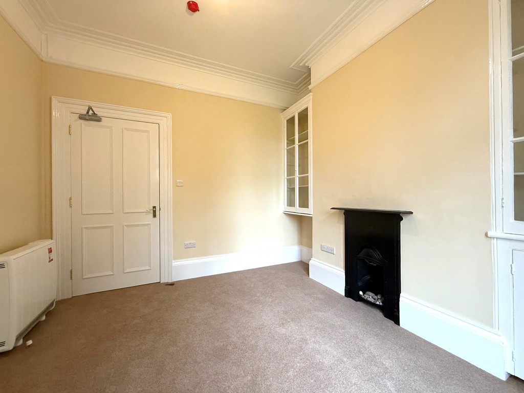2 bed ground floor flat to rent in New North Road, Exeter 3