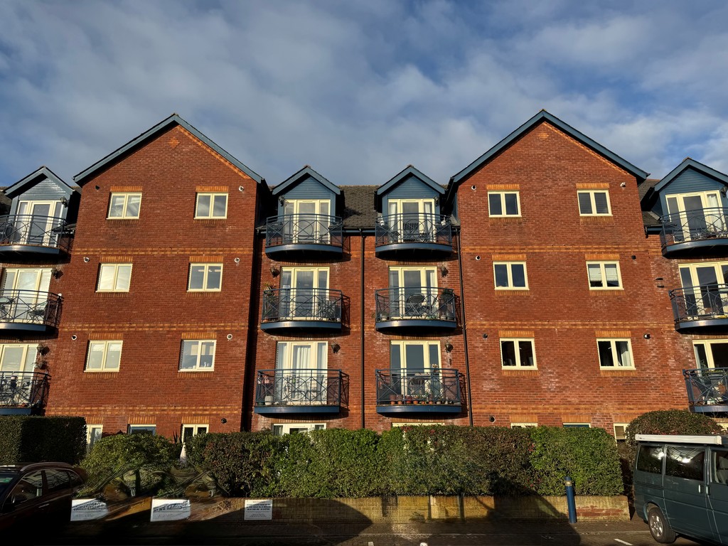 2 bed apartment to rent in Compass Quay, Exeter, EX2 17