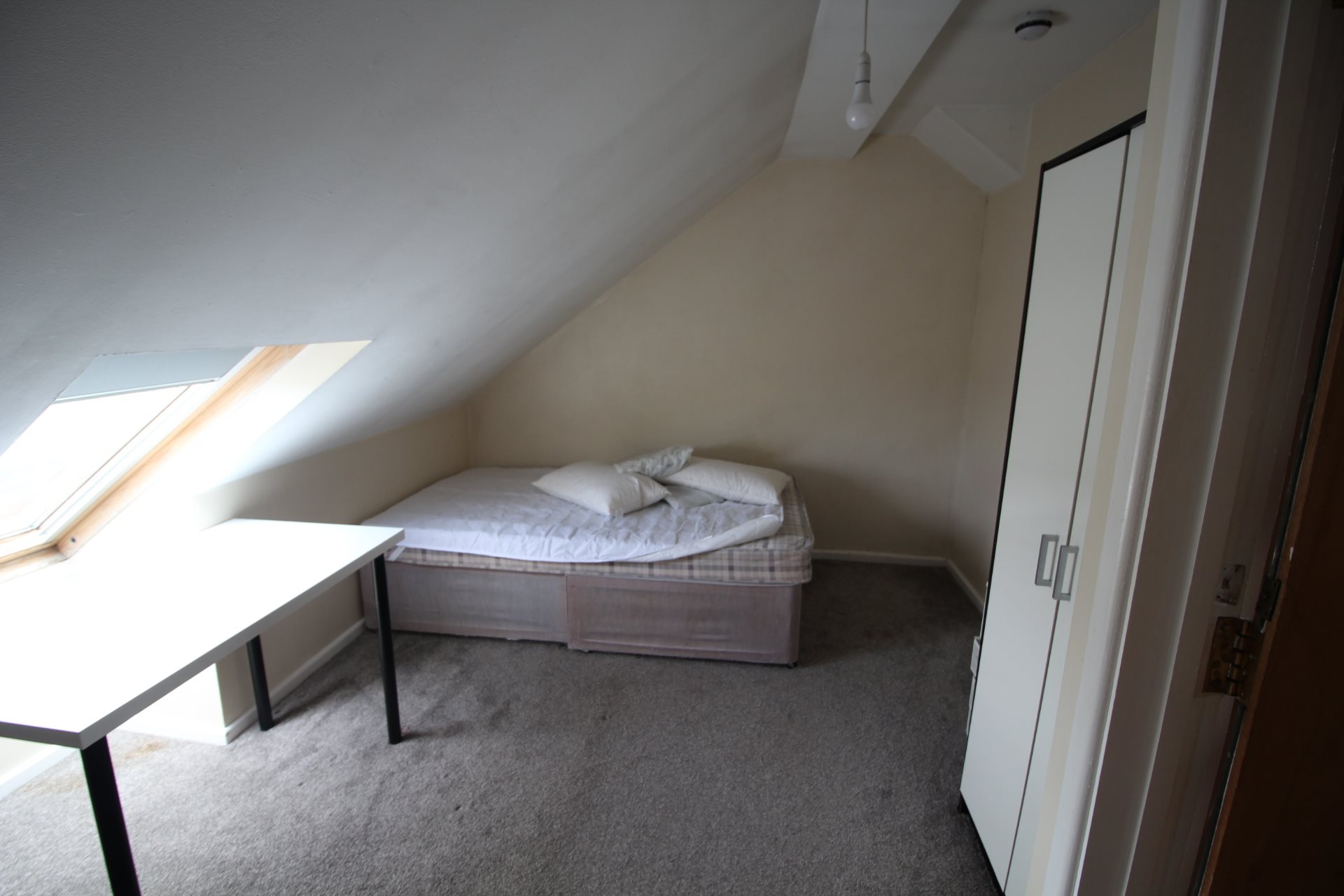 1 bed house / flat share to rent in Goring Road  - Property Image 5