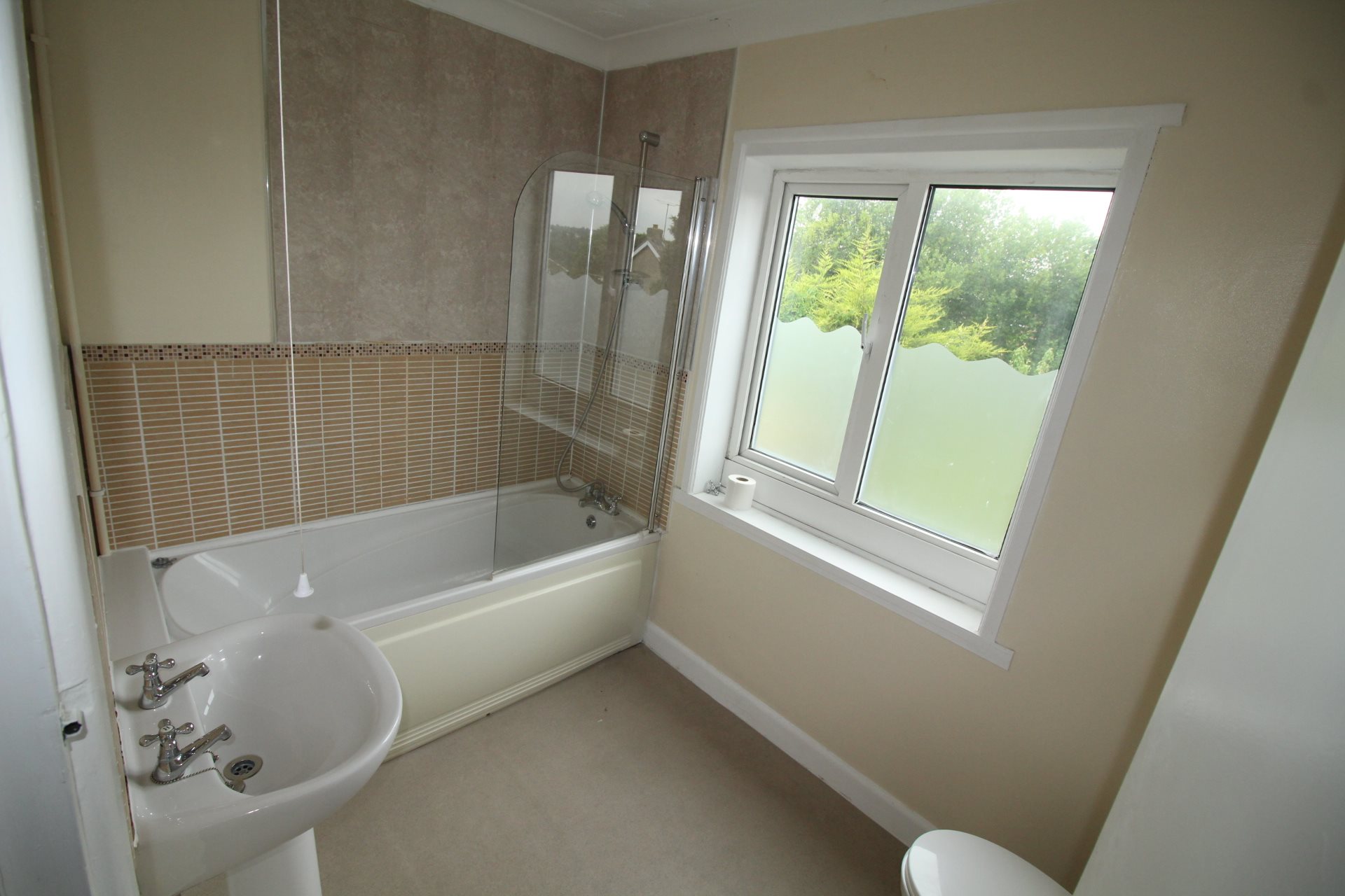 1 bed house / flat share to rent in Goring Road  - Property Image 6