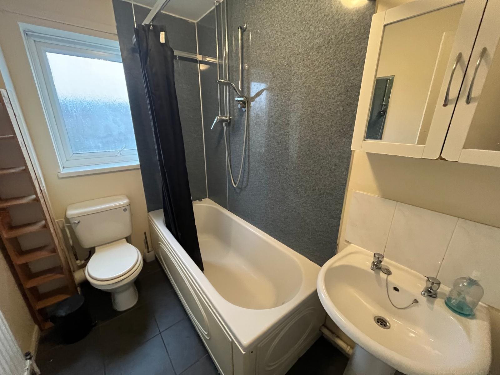 1 bed house / flat share to rent in Sullivan Close, , CO4  - Property Image 5