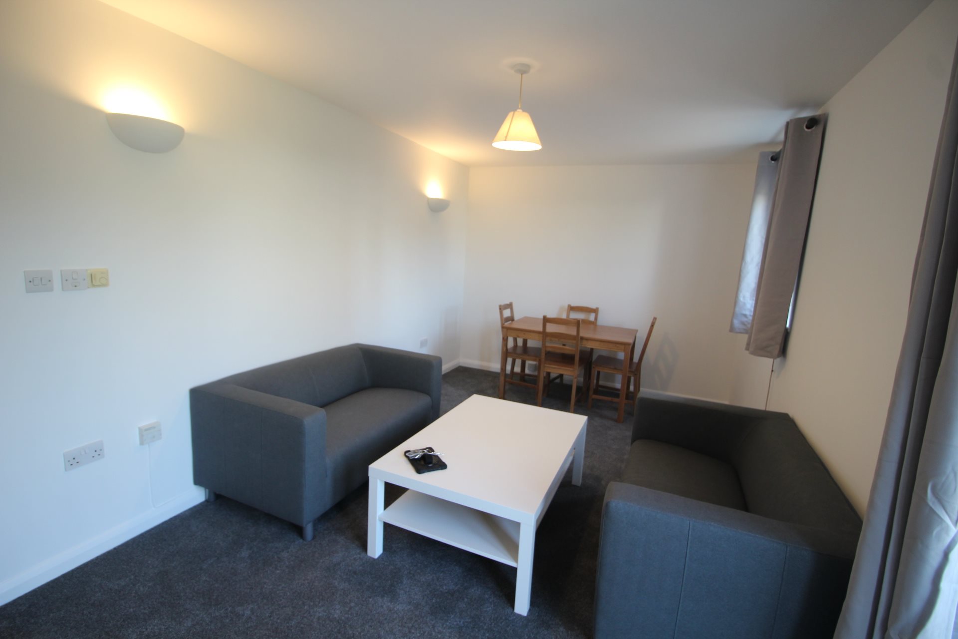 2 bed flat to rent in Hardies Point 5