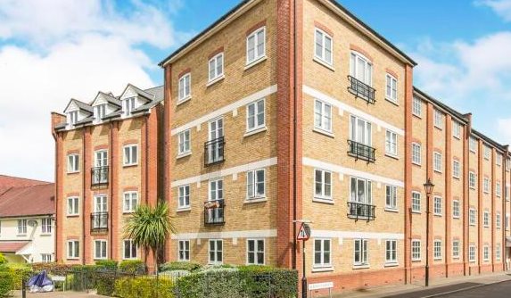 3 bed flat to rent in Albany Gardens, Hythe, CO2