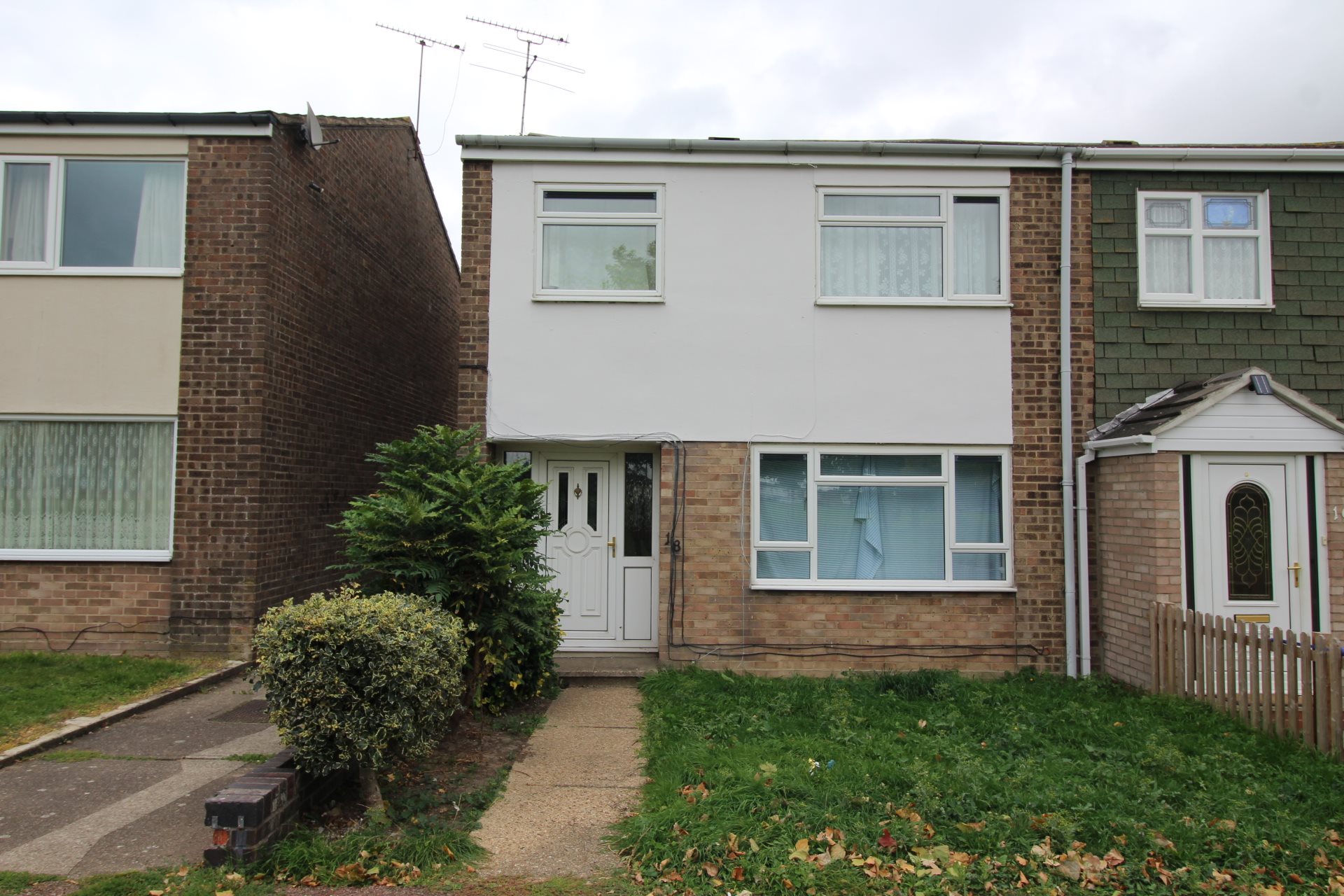 3 bed house to rent in Primrose Walk, Colchester 0
