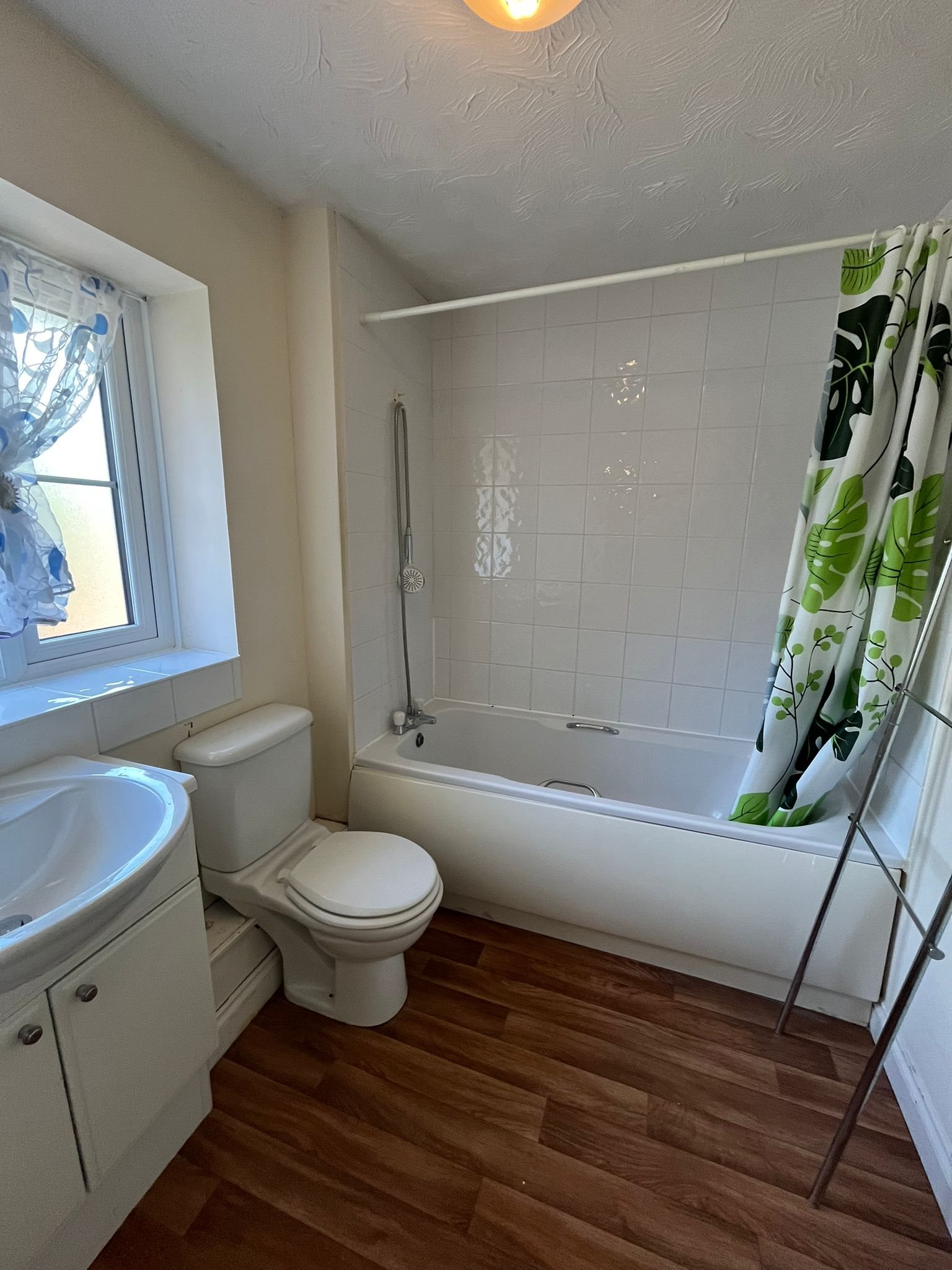 2 bed maisonette to rent in Hatcher Crescent  - Property Image 7