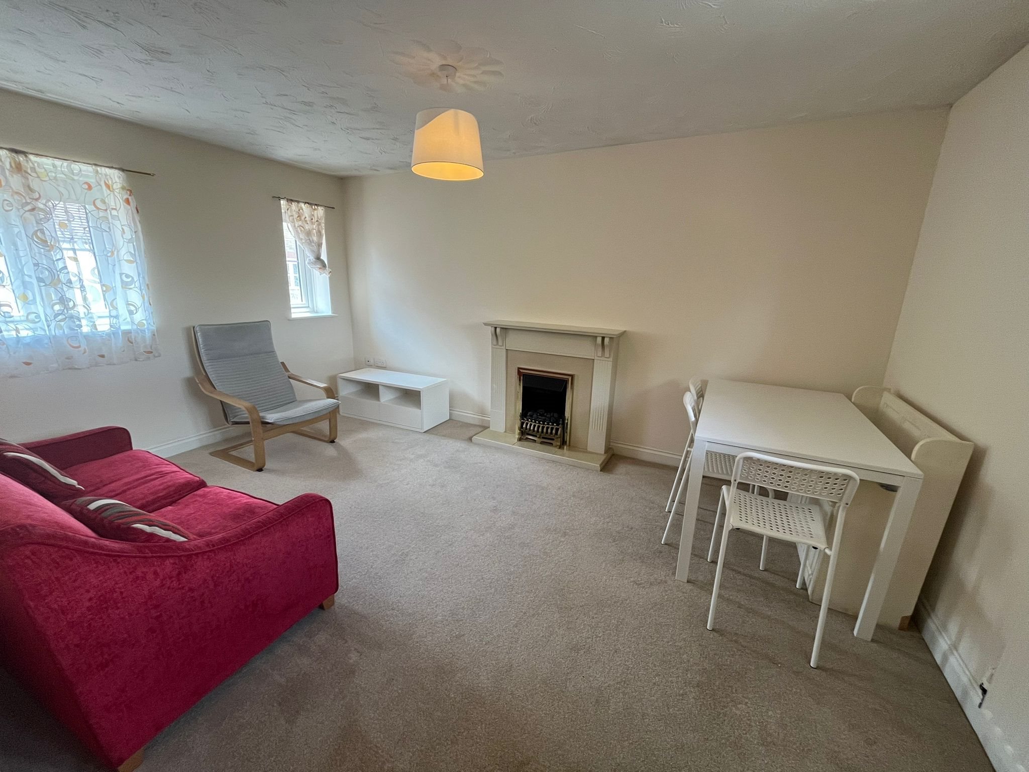 2 bed maisonette to rent in Hatcher Crescent  - Property Image 3