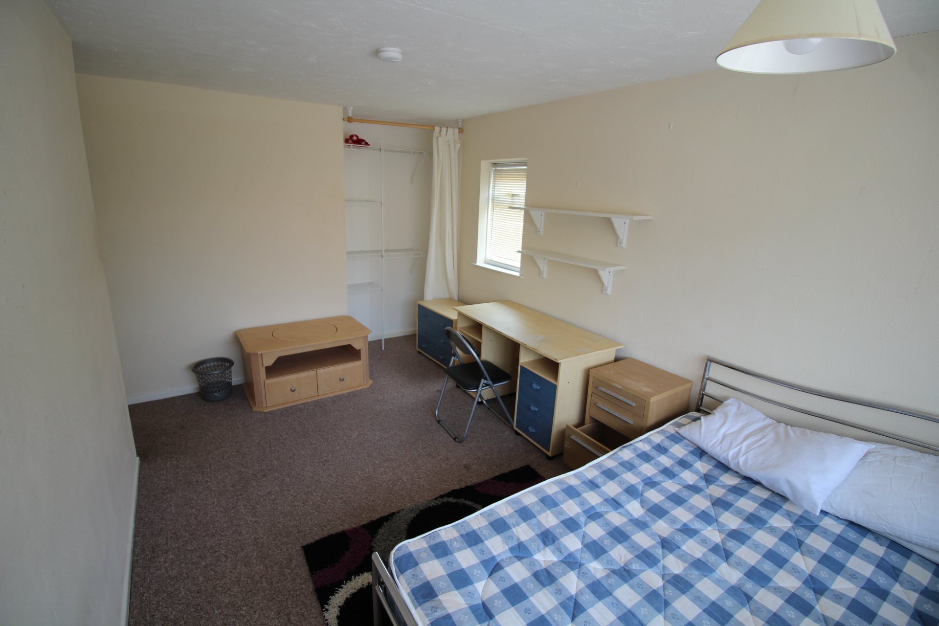 1 bed house / flat share to rent in Conifer Close, Colchester  - Property Image 6