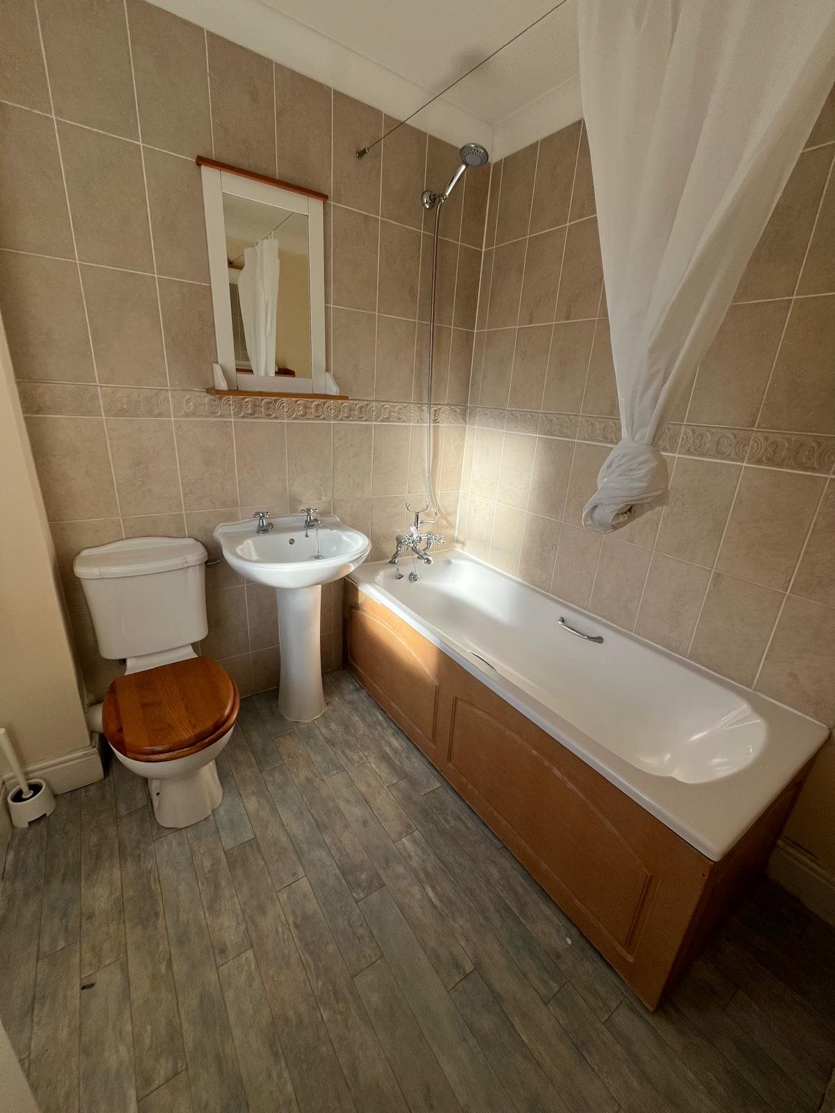 5 bed house to rent in Mascot Square, , CO4 10