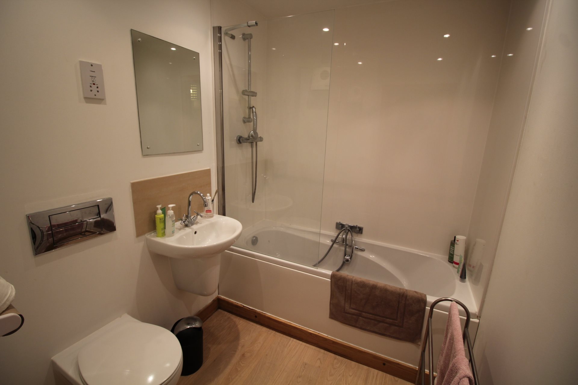 2 bed flat to rent in Spiritus House, Hawkins Road  - Property Image 14