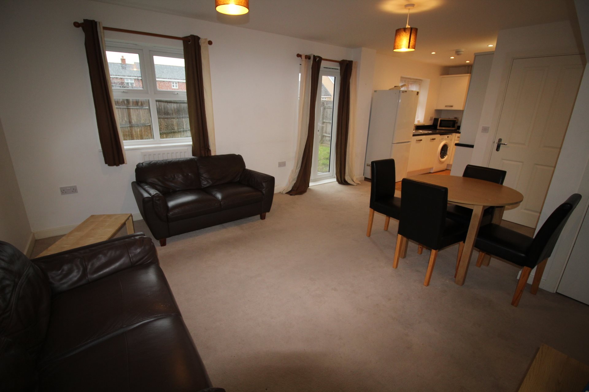 2 bed house to rent in Peache Road, Colchester 3
