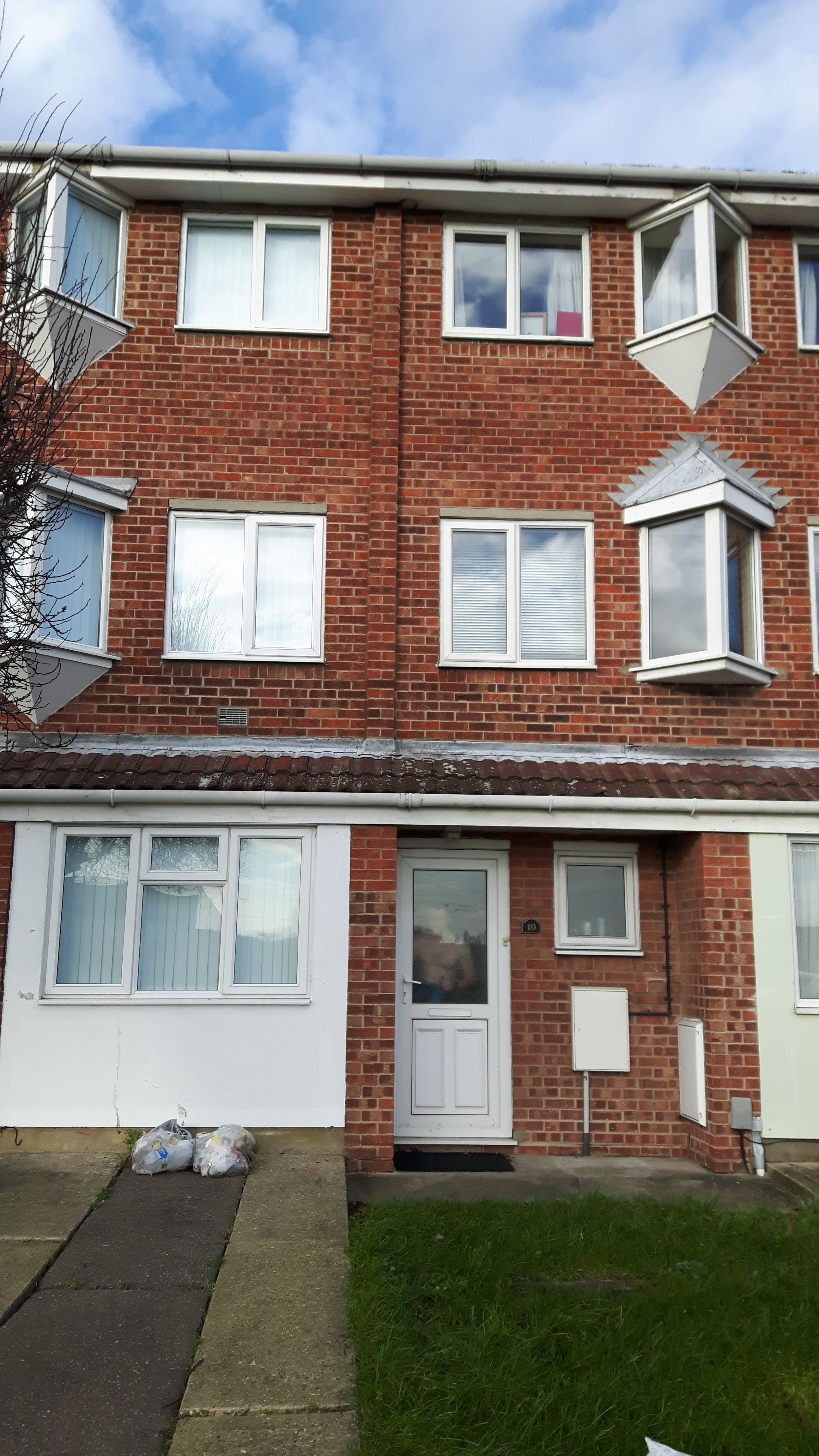 4 bed house to rent in Bennett Court, Colchester 0