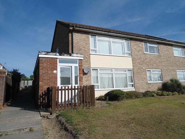 3 bed flat to rent in Hamlet Drive, Colchester, CO4