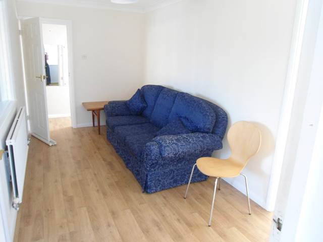 3 bed flat to rent in Hamlet Drive, Colchester  - Property Image 3