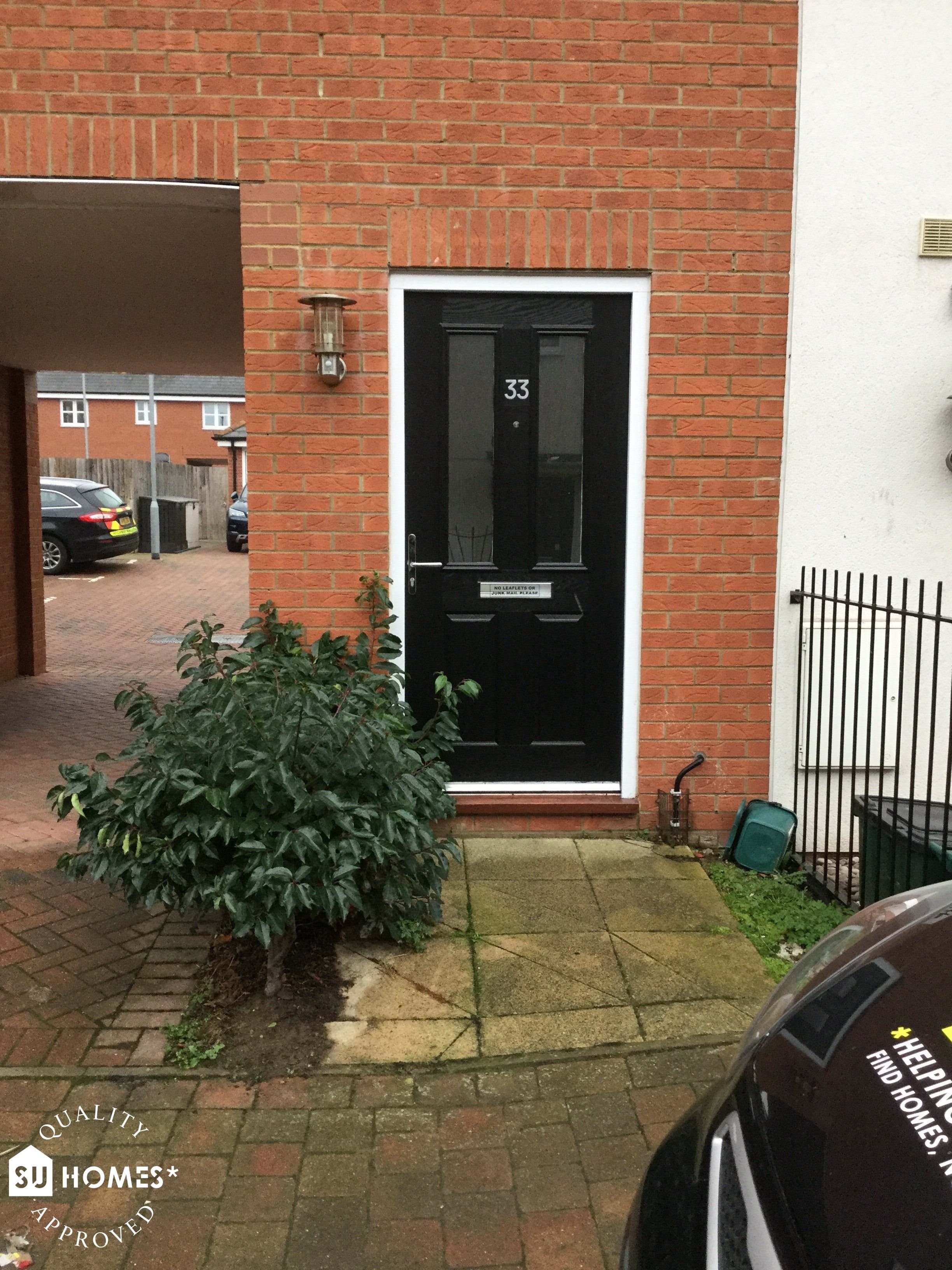 2 bed maisonette to rent in Lenz Close, Colchester 0