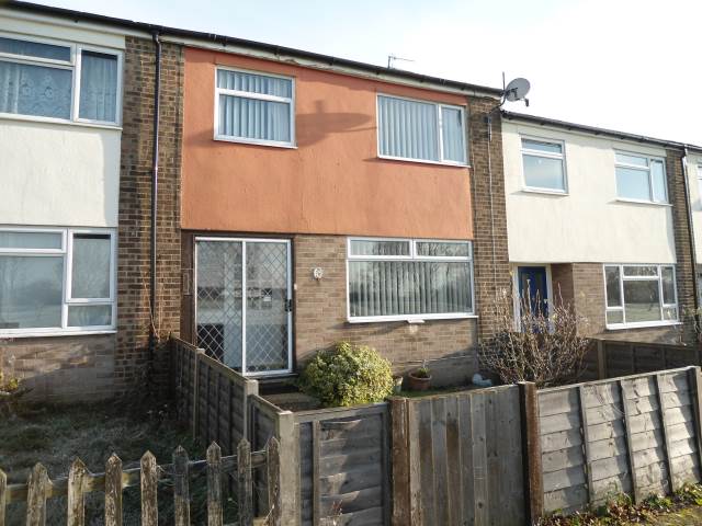 4 bed house to rent in Primrose Walk, Colchester 0