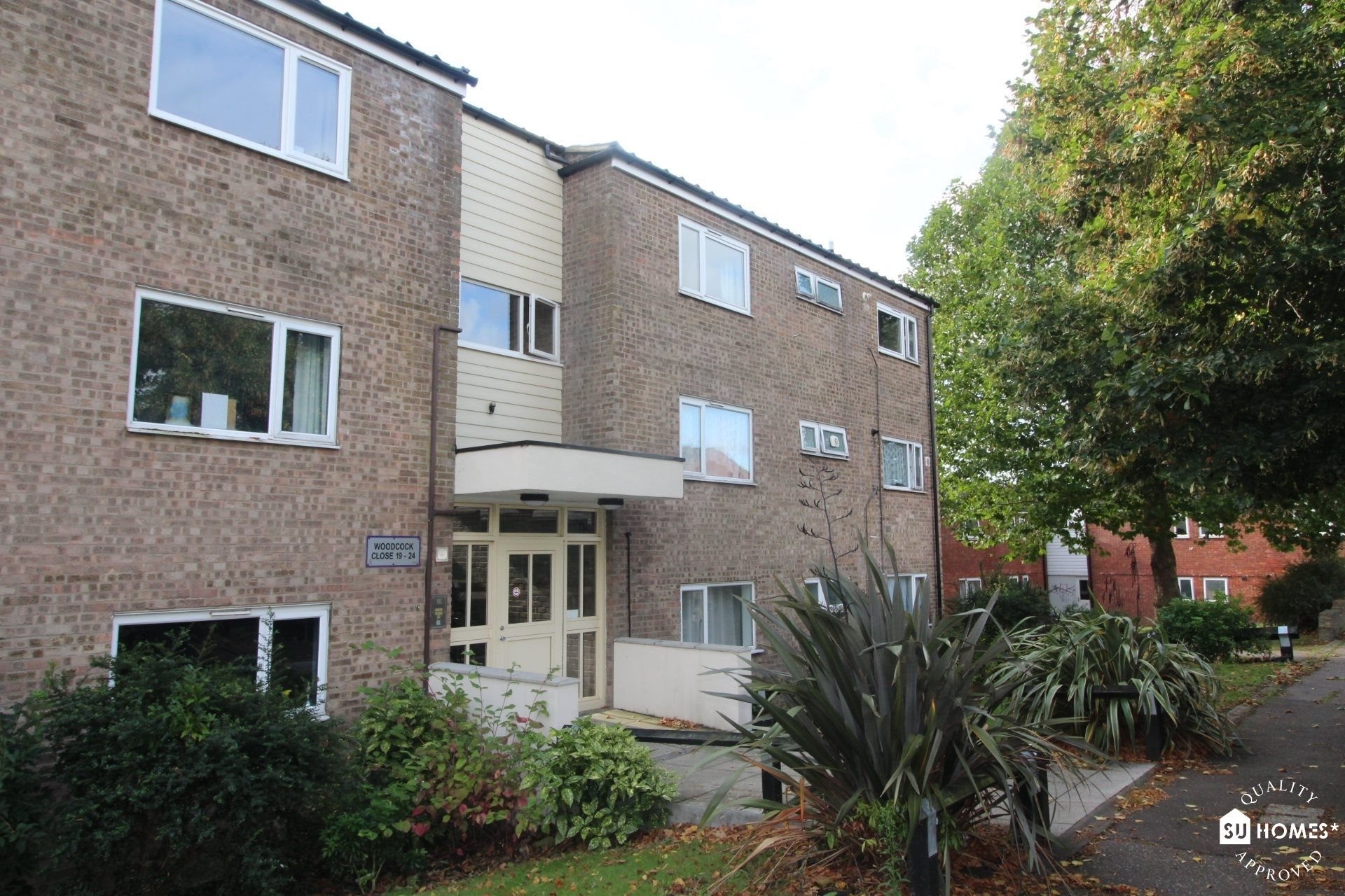 3 bed flat to rent in Woodcock Close, Colchester, CO4 