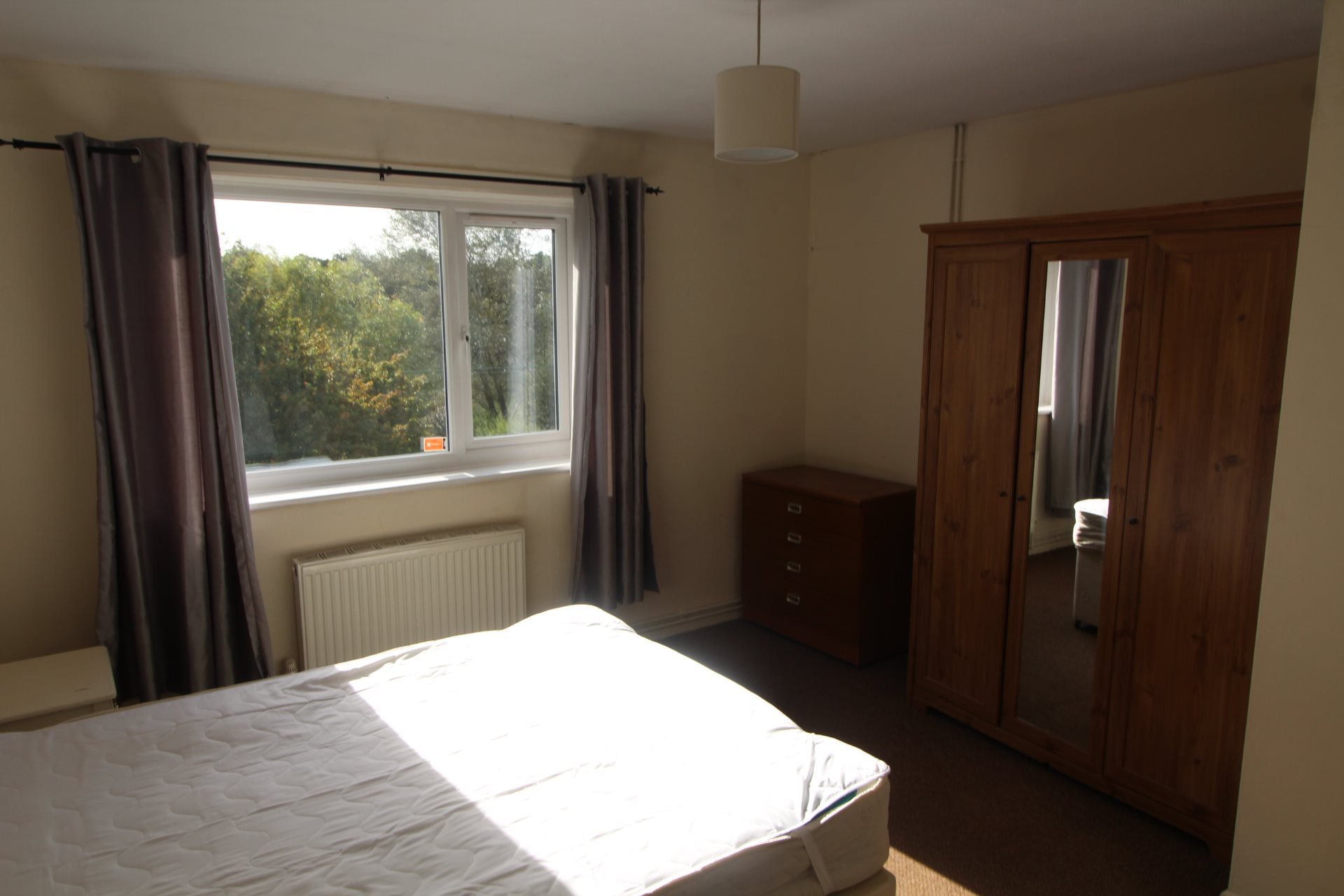 3 bed flat to rent in Woodcock Close, Colchester 2
