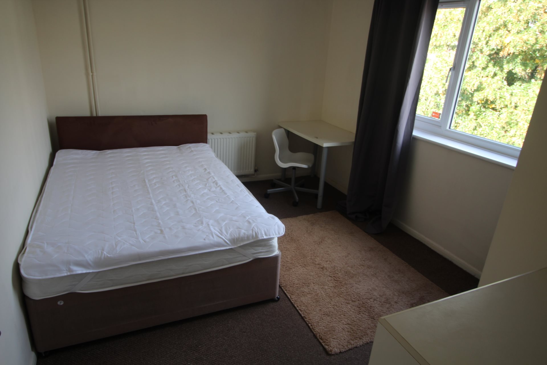 3 bed flat to rent in Woodcock Close, Colchester 3