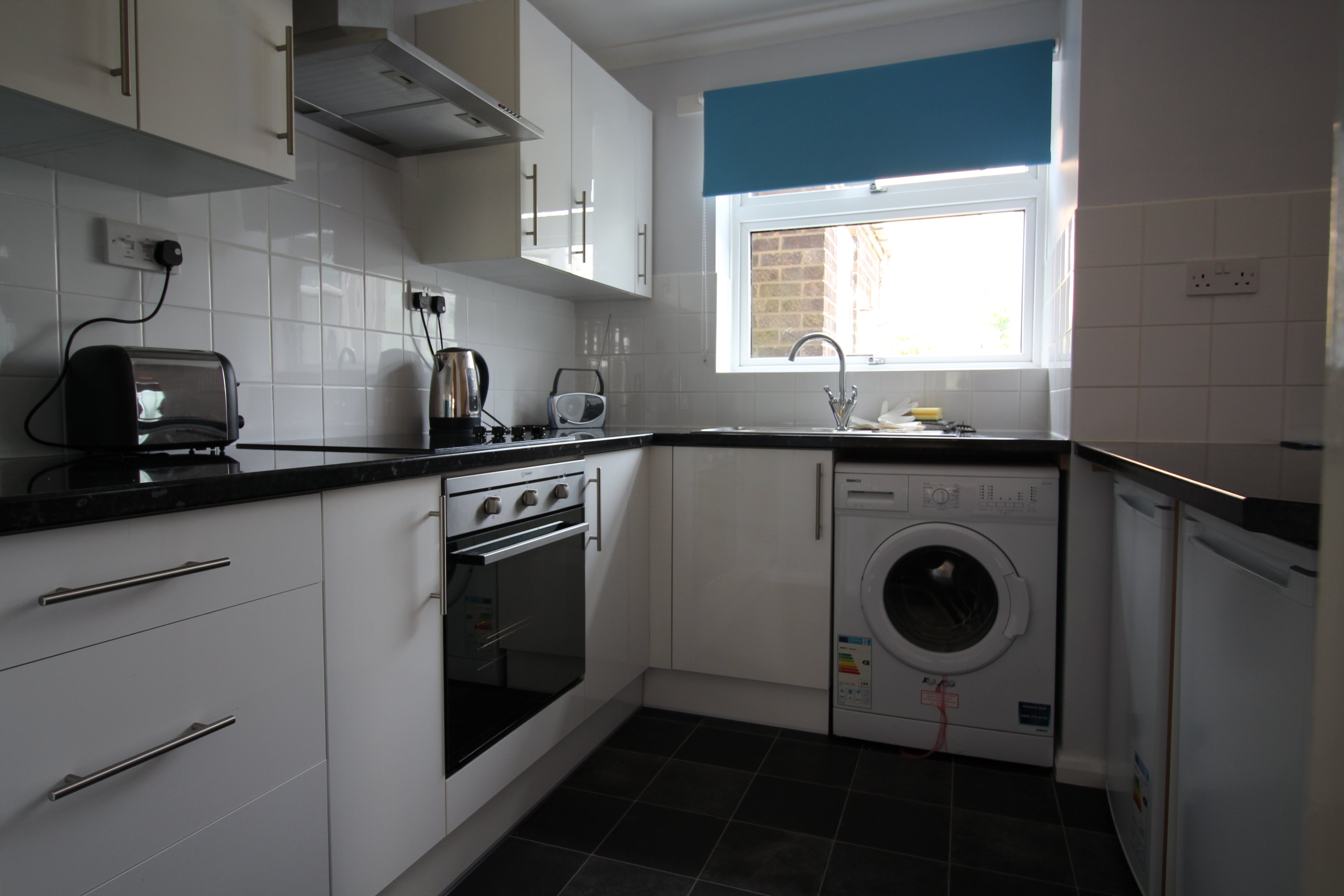 4 bed house to rent in Avon Way, Colchester 3