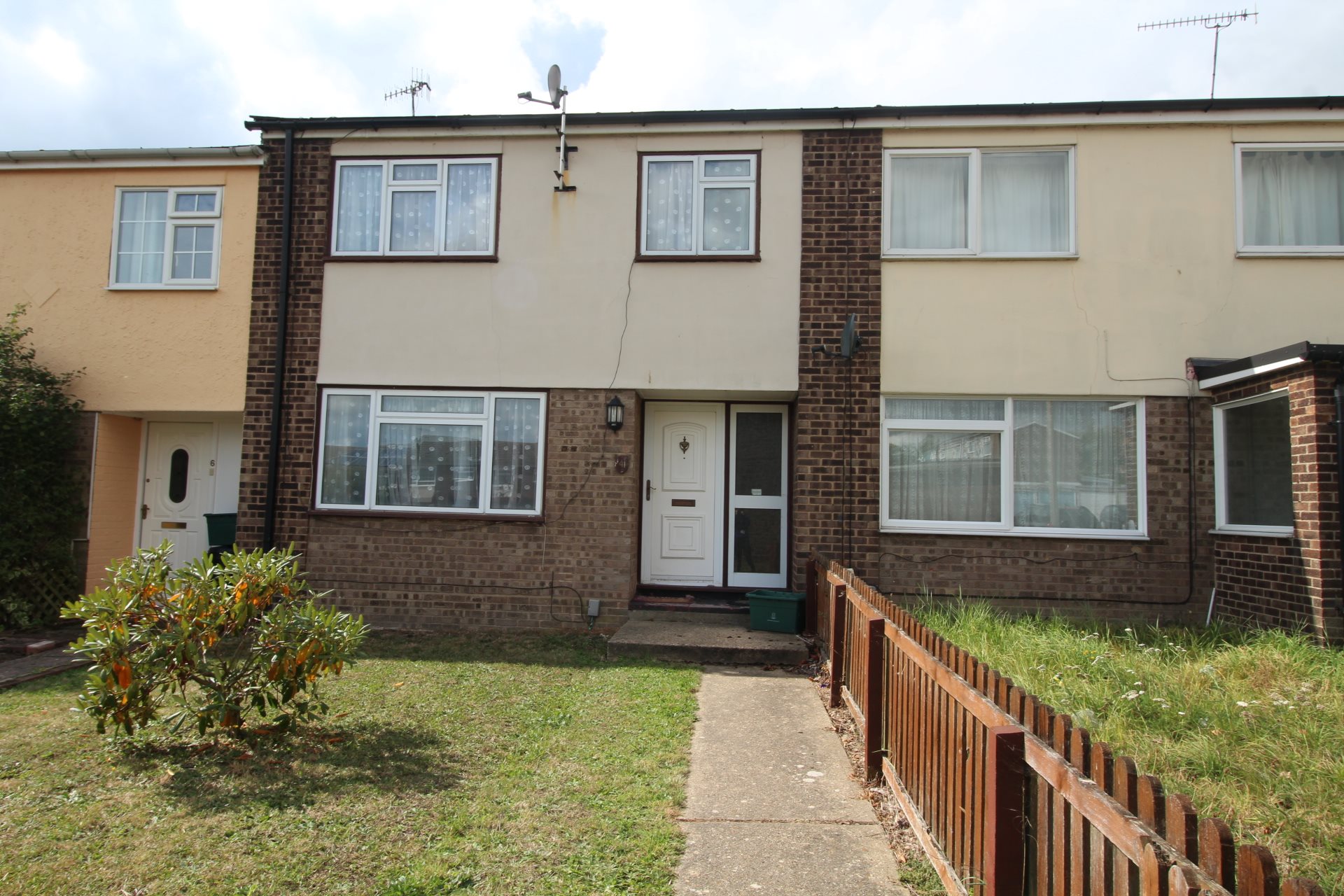 4 bed house to rent in Rosalind Close, Colchester 0