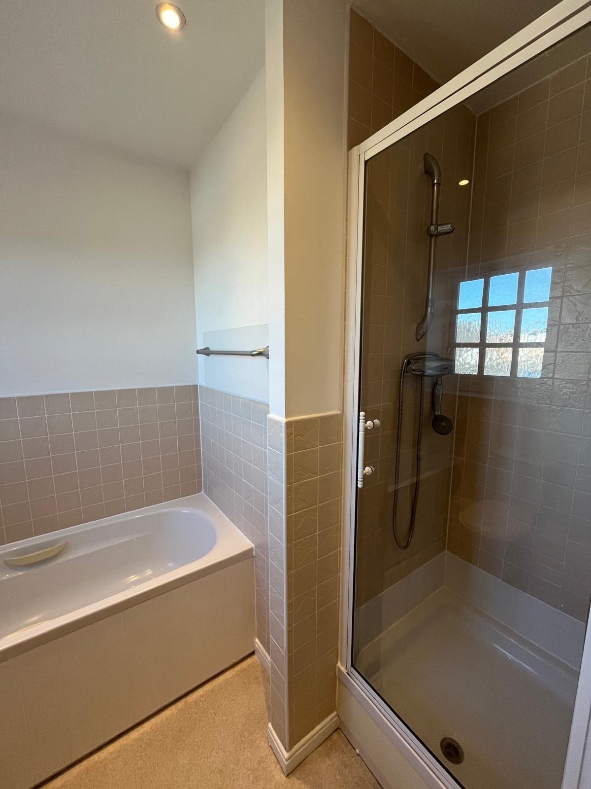 2 bed flat to rent in Albany Gardens, Colchester, CO2  - Property Image 11