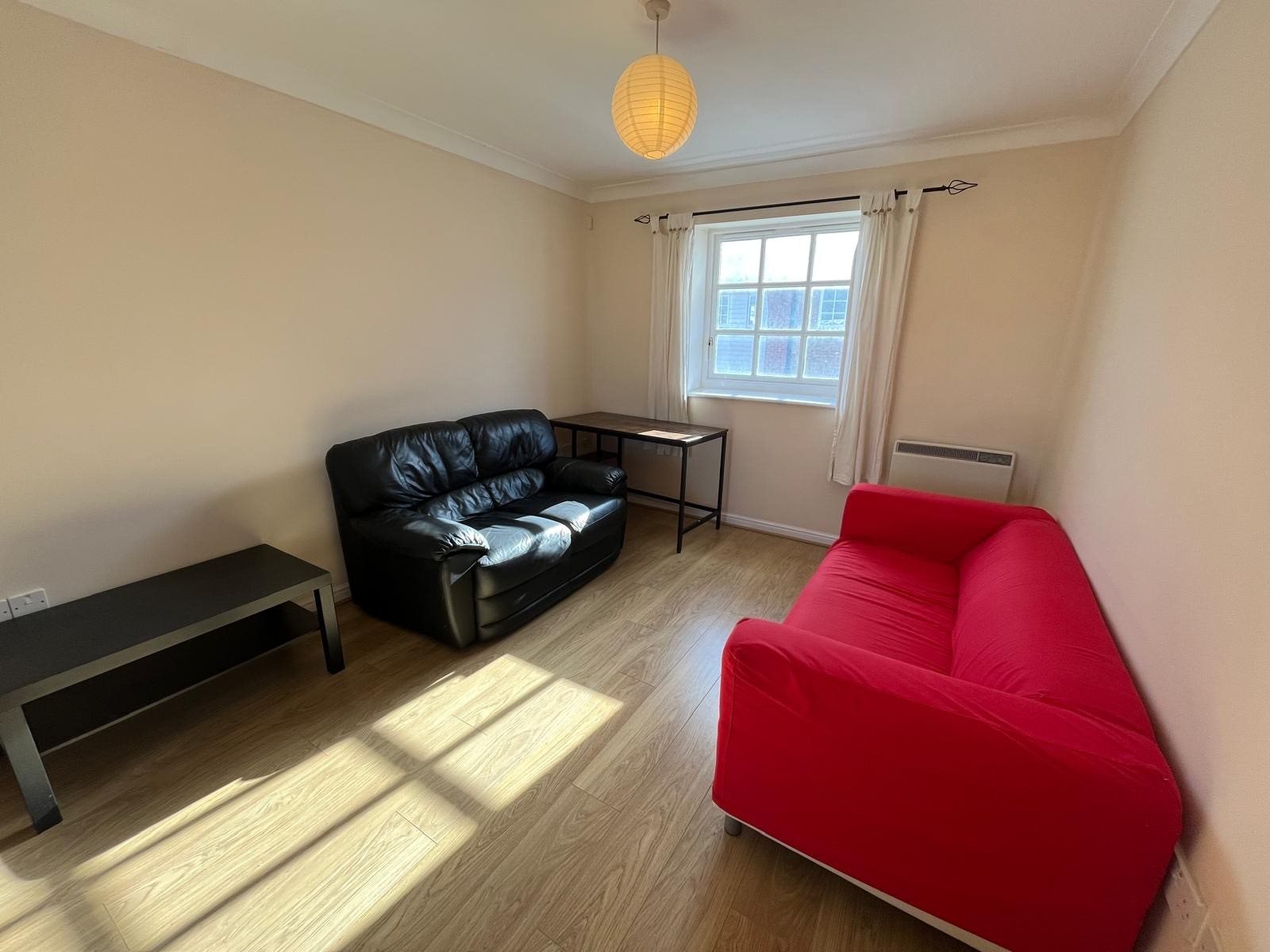2 bed flat to rent in Albany Gardens, Colchester, CO2  - Property Image 3