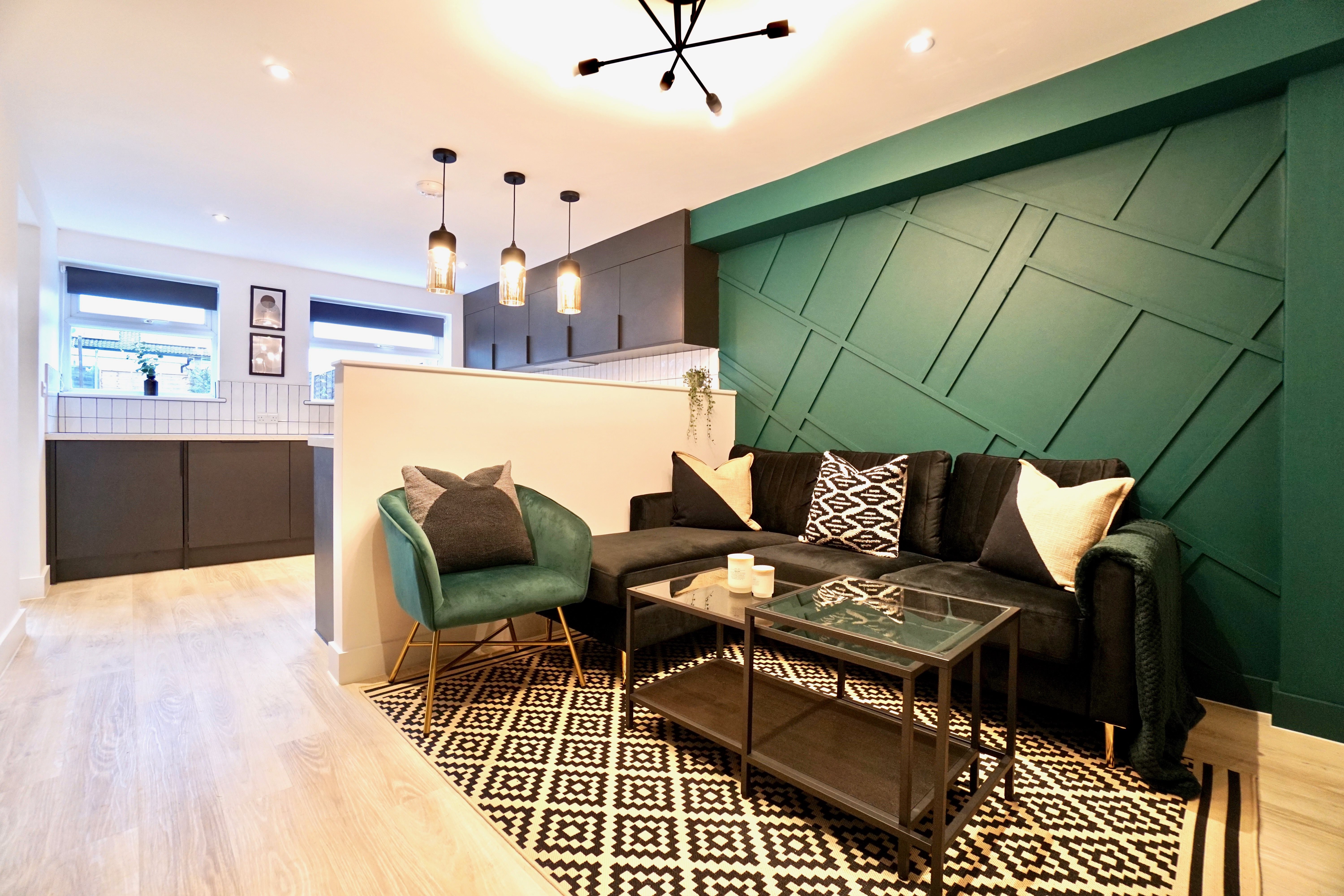 6 bed house to rent in Ariel Close  - Property Image 3