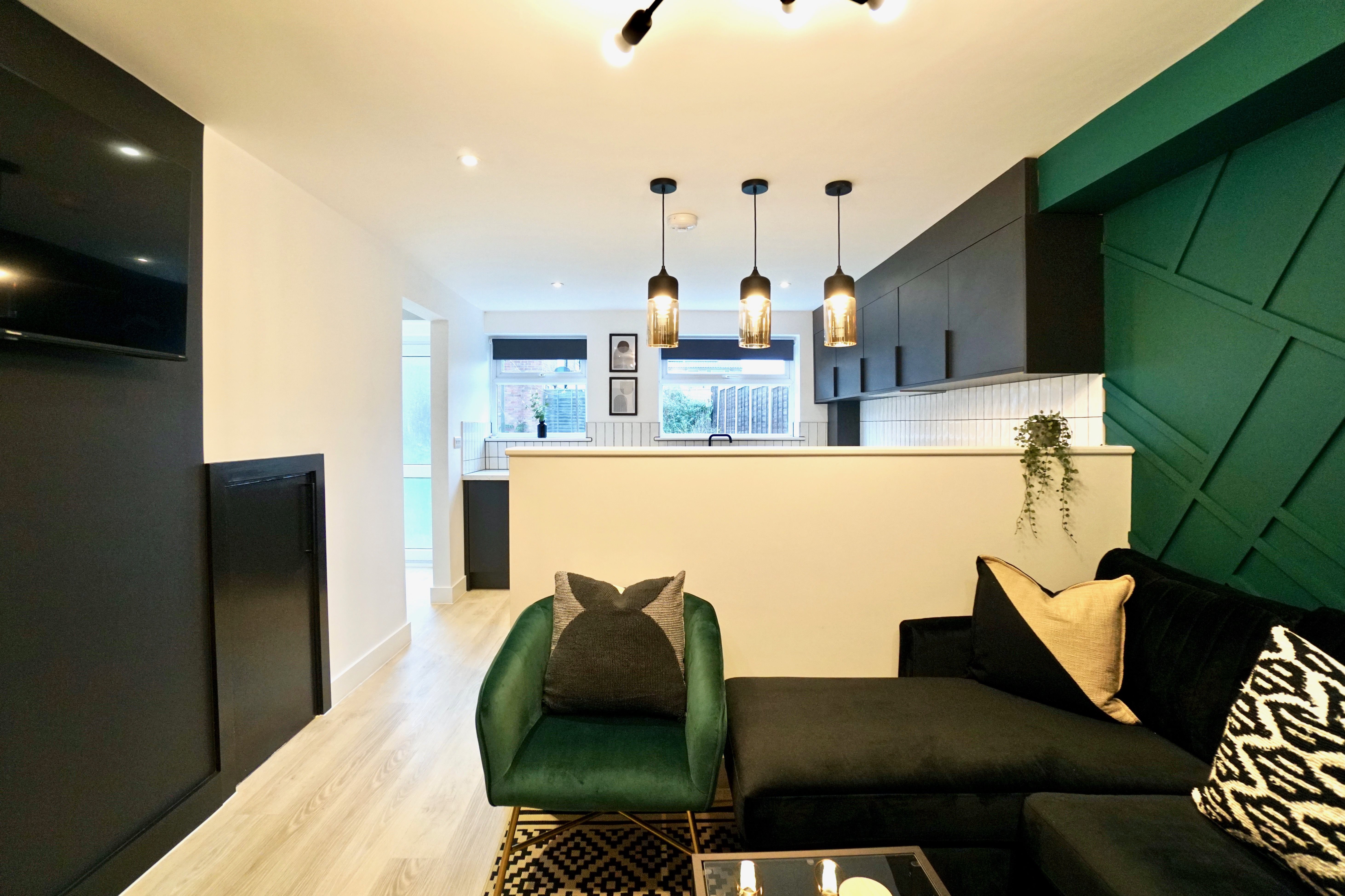 6 bed house to rent in Ariel Close  - Property Image 8