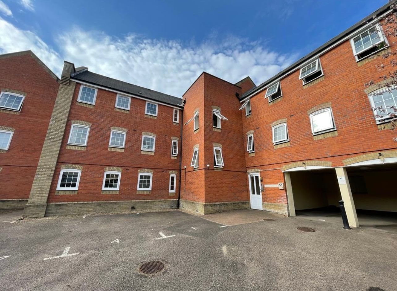 3 bed flat to rent in Maria Court, Hythe, CO2 