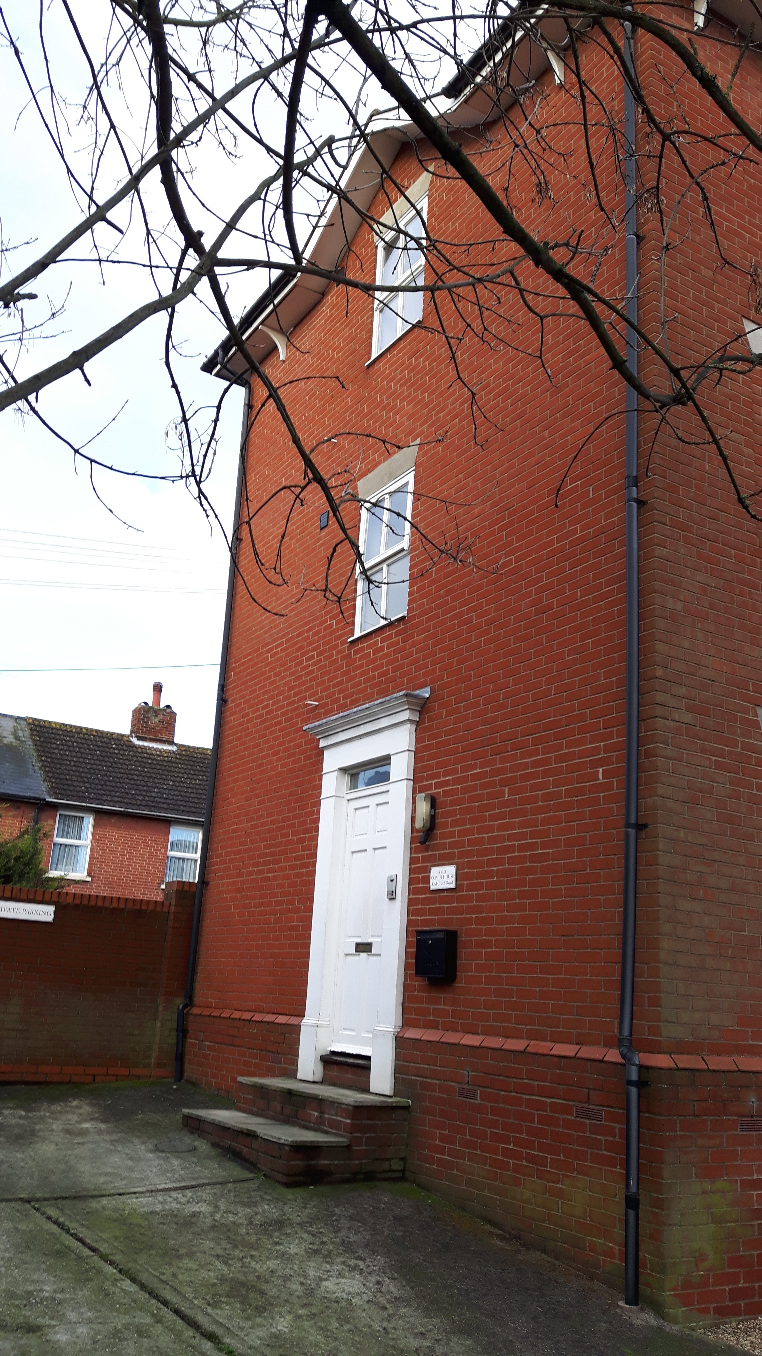 2 bed flat to rent in Old Coach House, Old Coach Road, CO1 