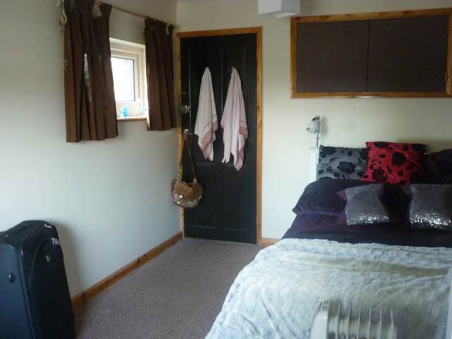 1 bed house / flat share to rent in Broome Grove, Wivenhoe  - Property Image 2