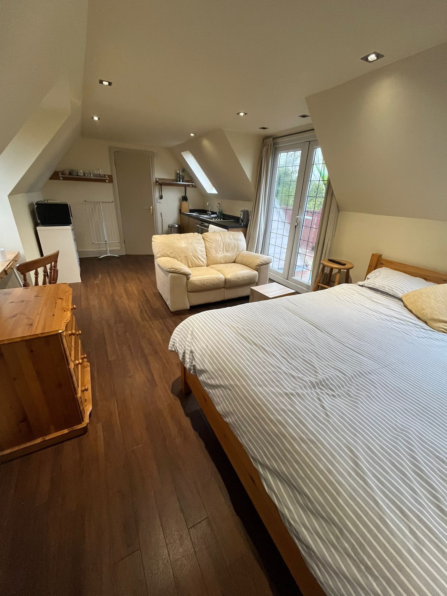1 bed studio flat to rent in Rectory Hill, CO7