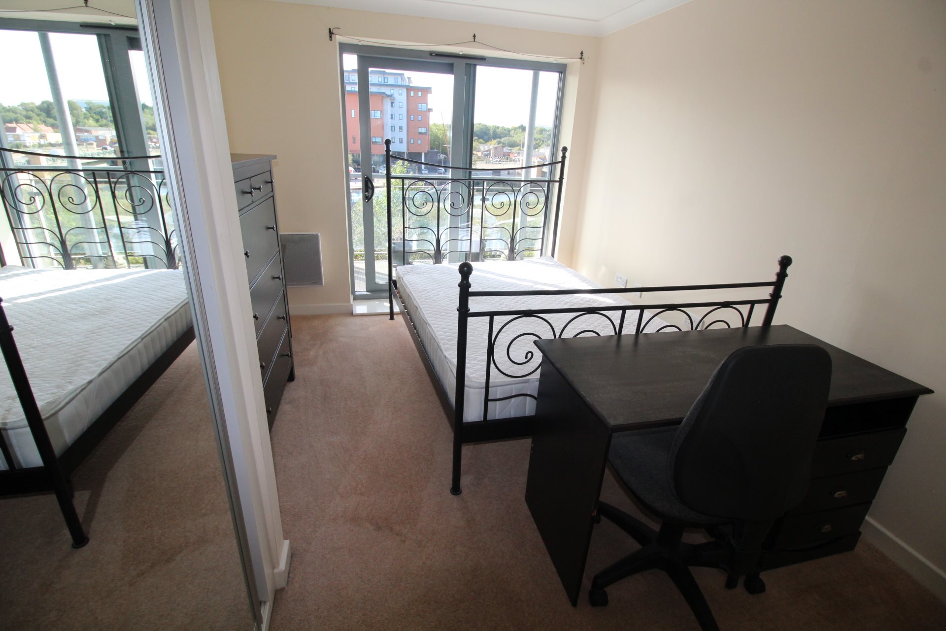 1 bed flat to rent in Quayside Drive, Hythe 3