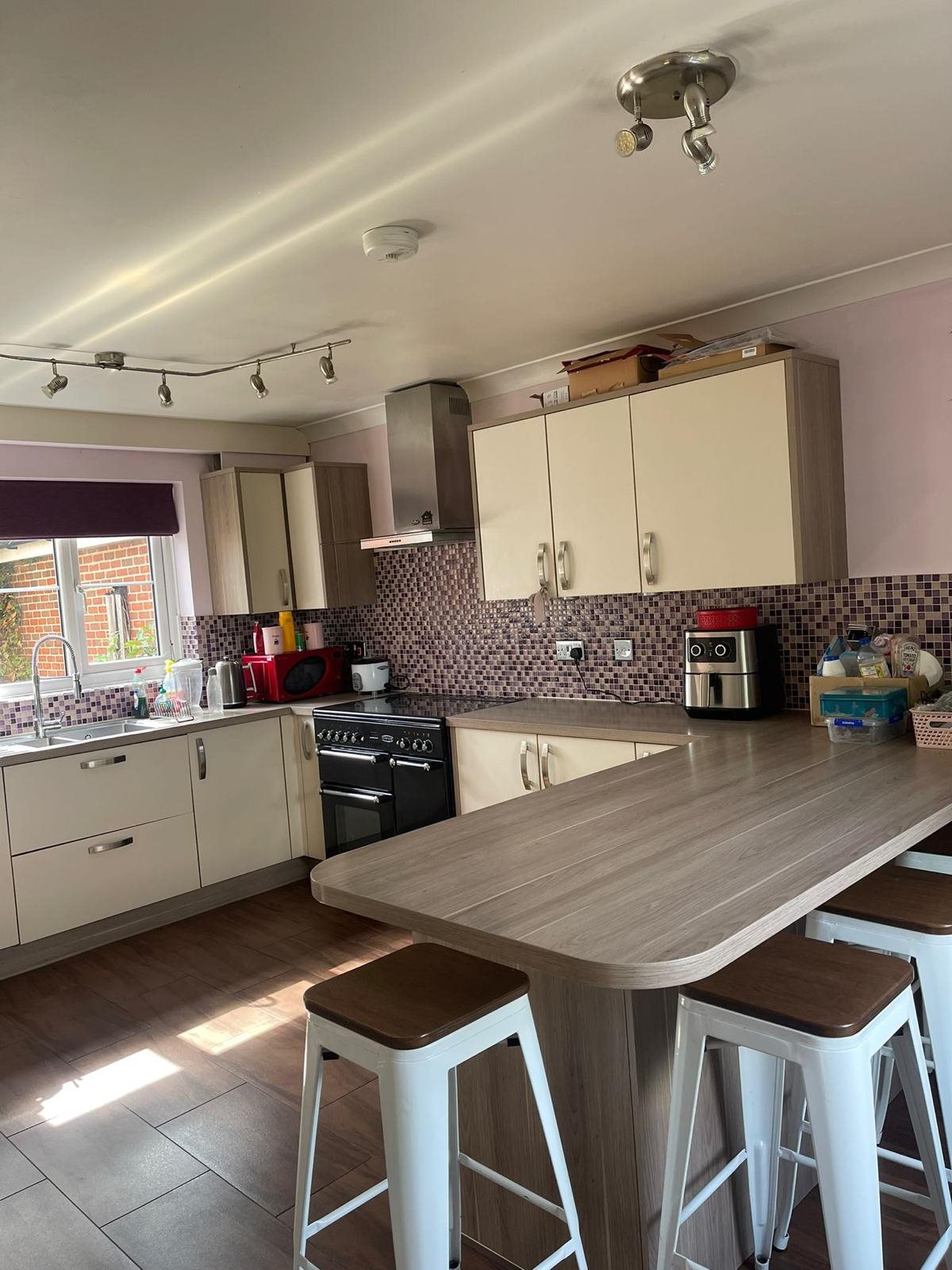 5 bed house to rent in Elmstead Road, Colchester, CO4 1