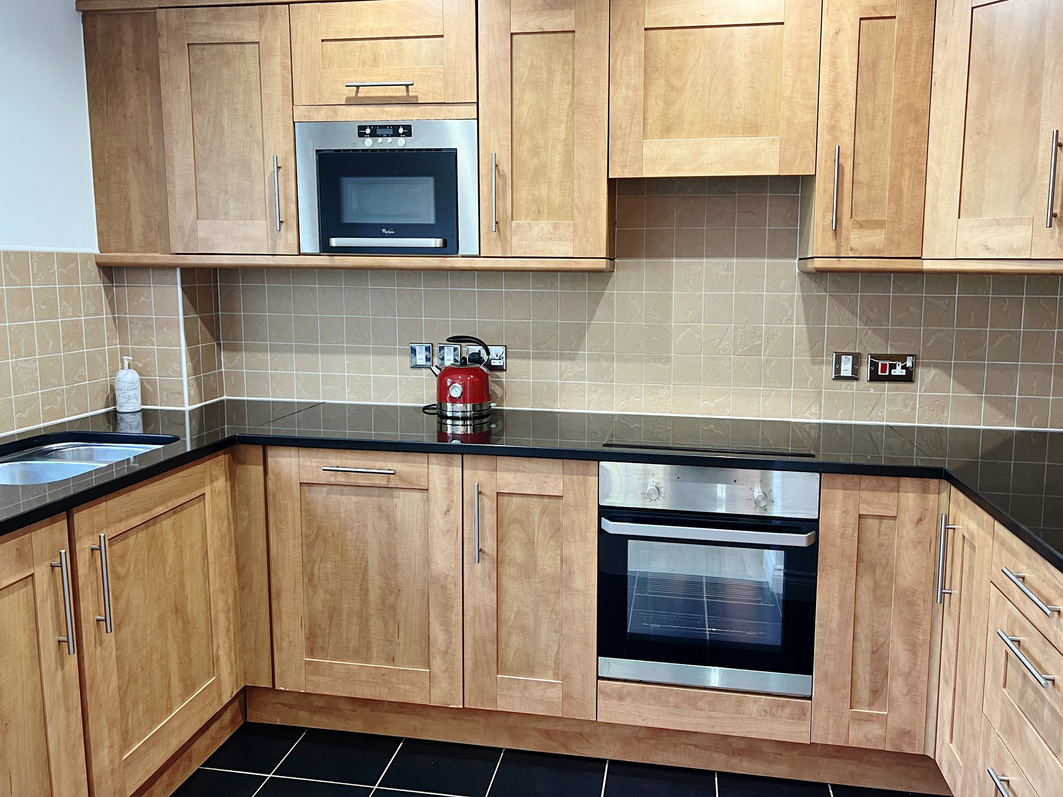 5 bed duplex to rent in Albany Gardens  - Property Image 18