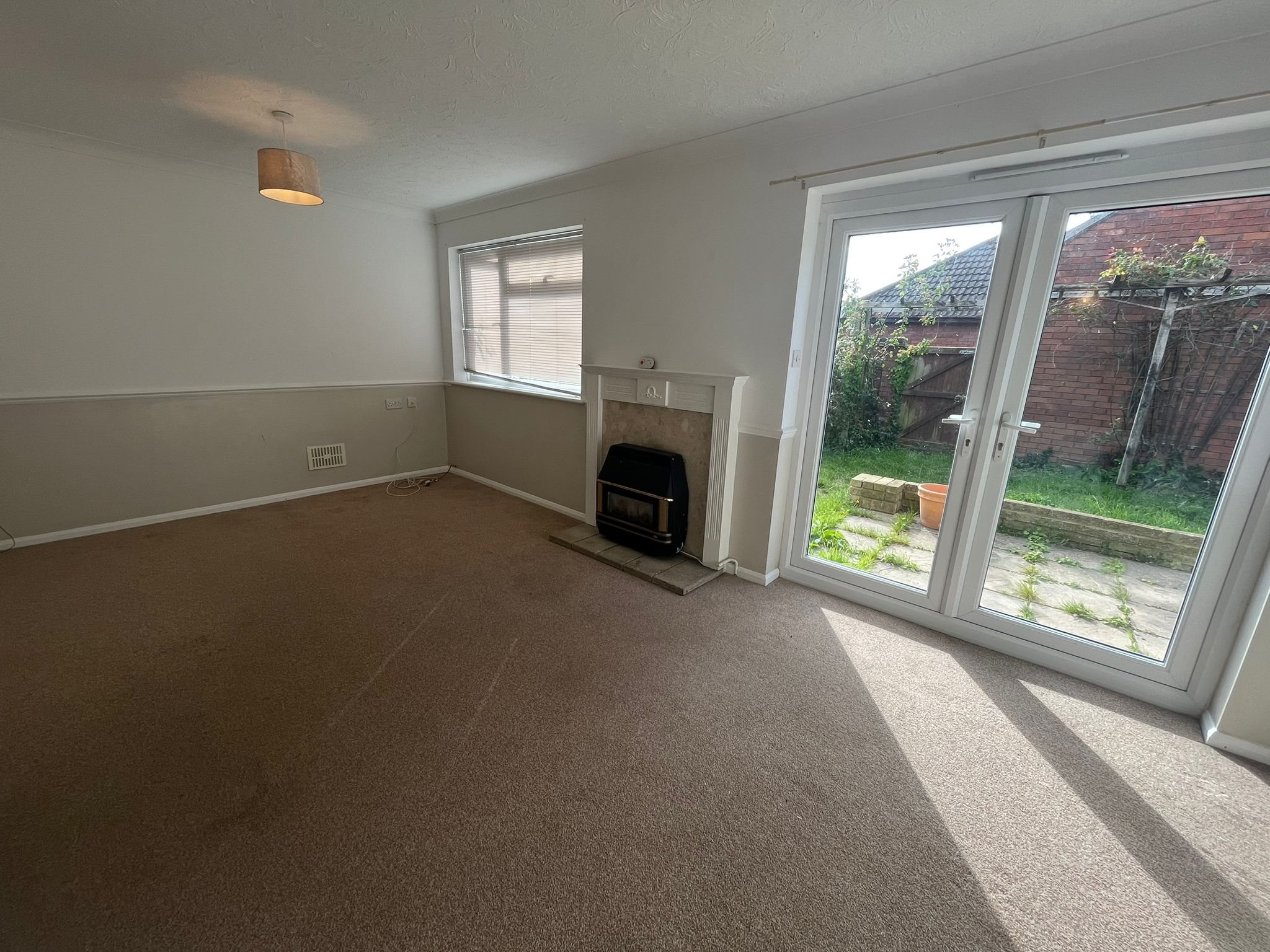 2 bed bungalow to rent in Poundfield Close, Station Road  - Property Image 2