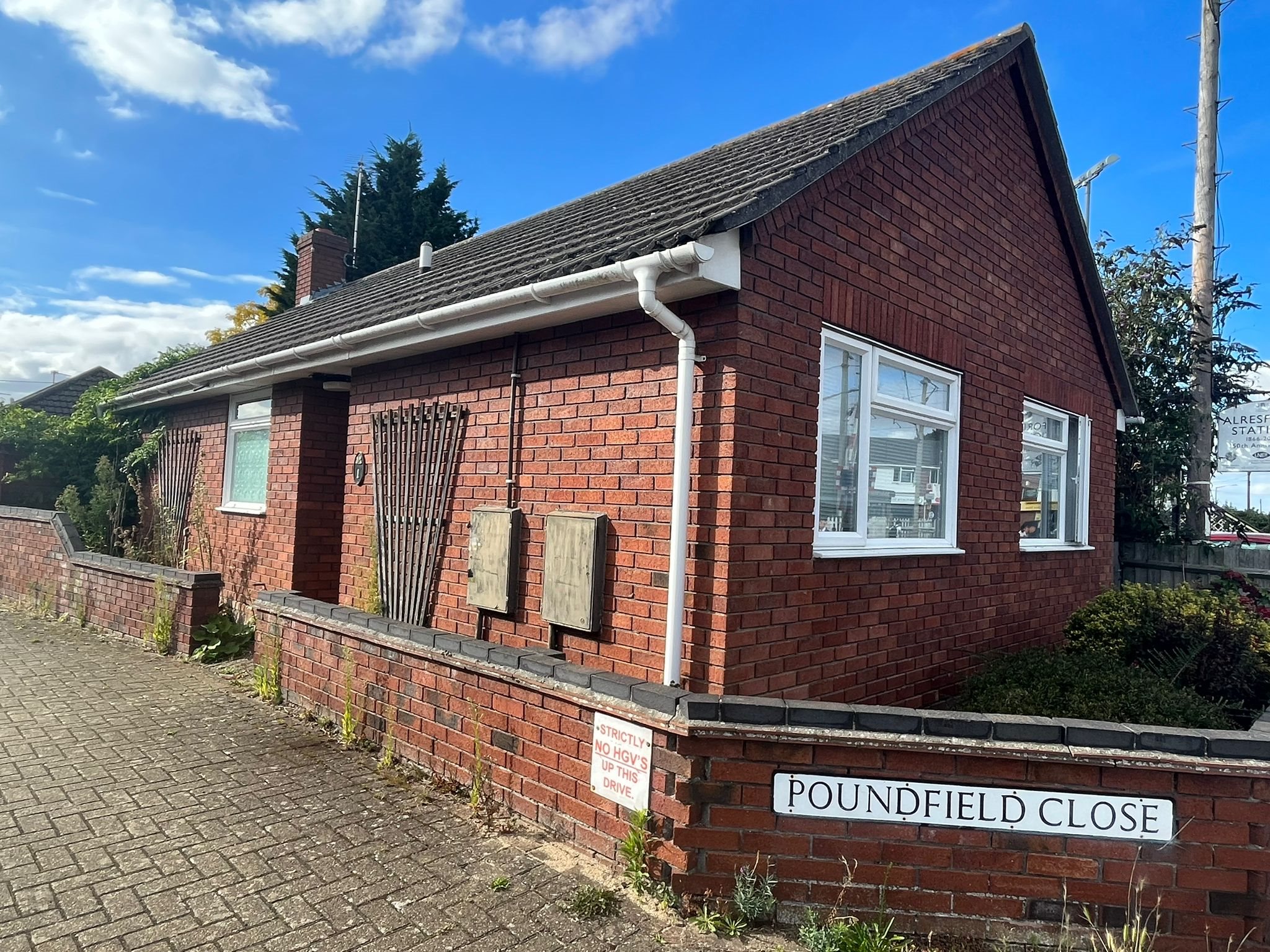 2 bed bungalow to rent in Poundfield Close, Station Road  - Property Image 1