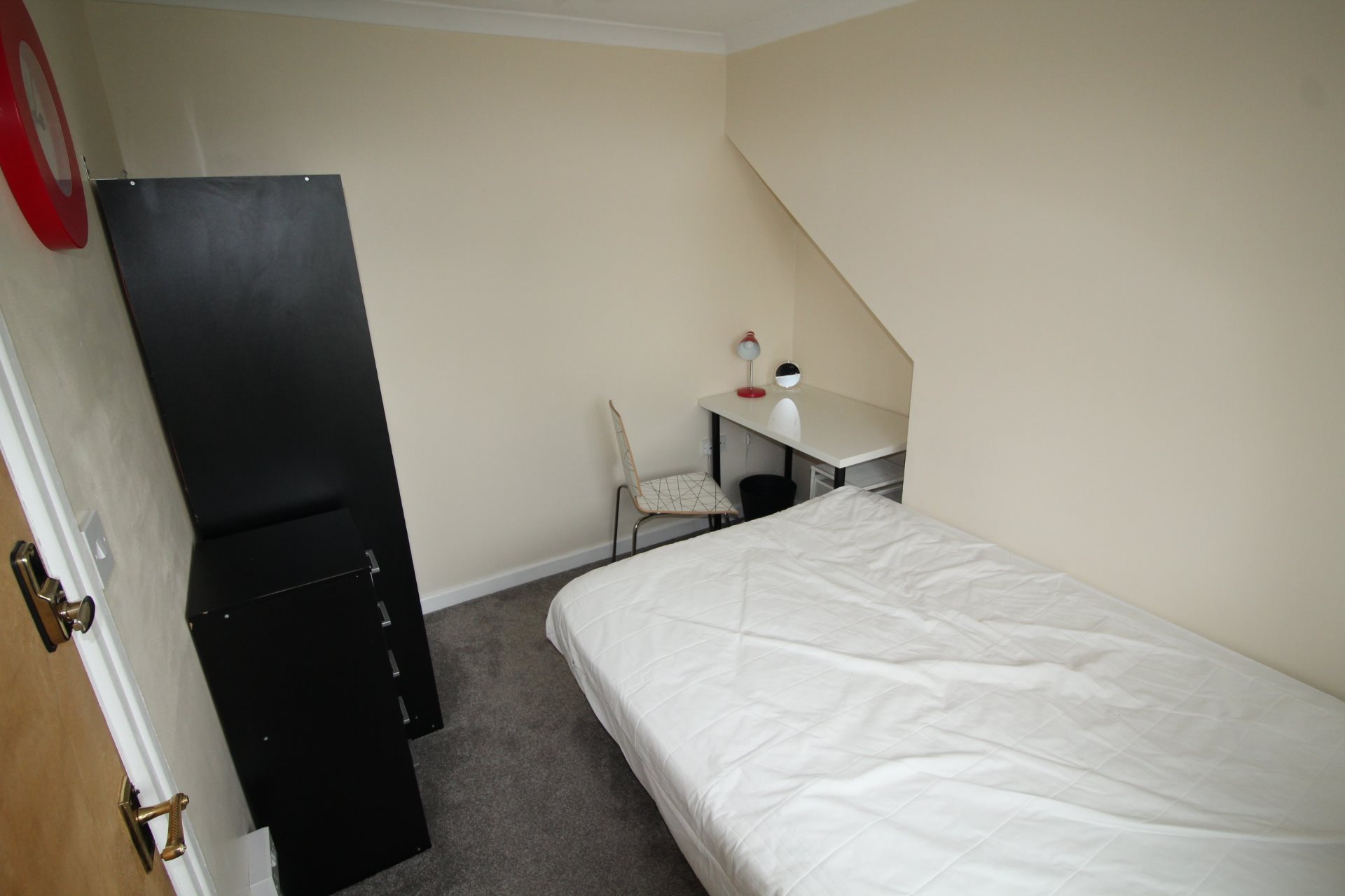 1 bed house / flat share to rent in Goring Road  - Property Image 4